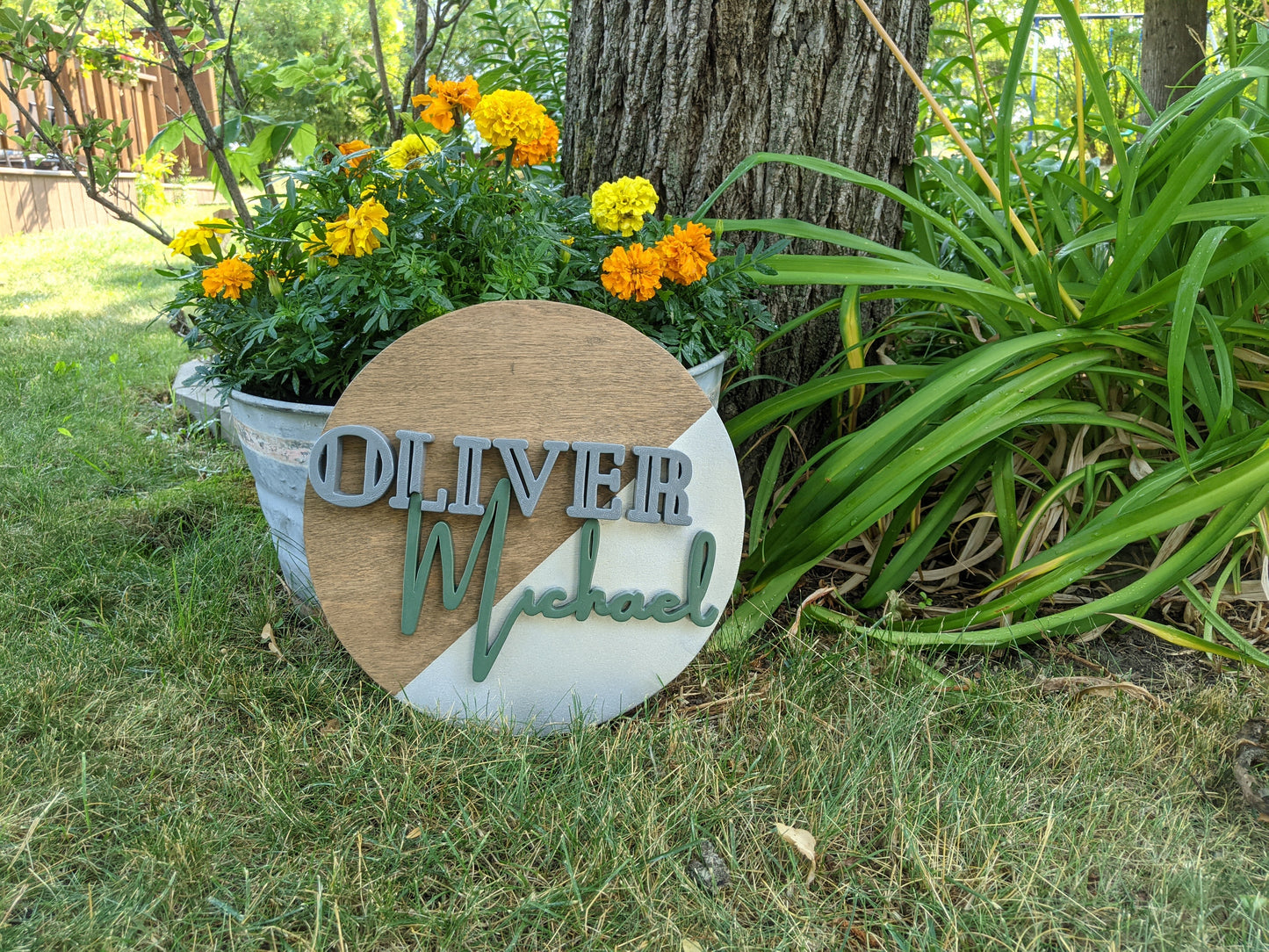 Half dip circle name sign