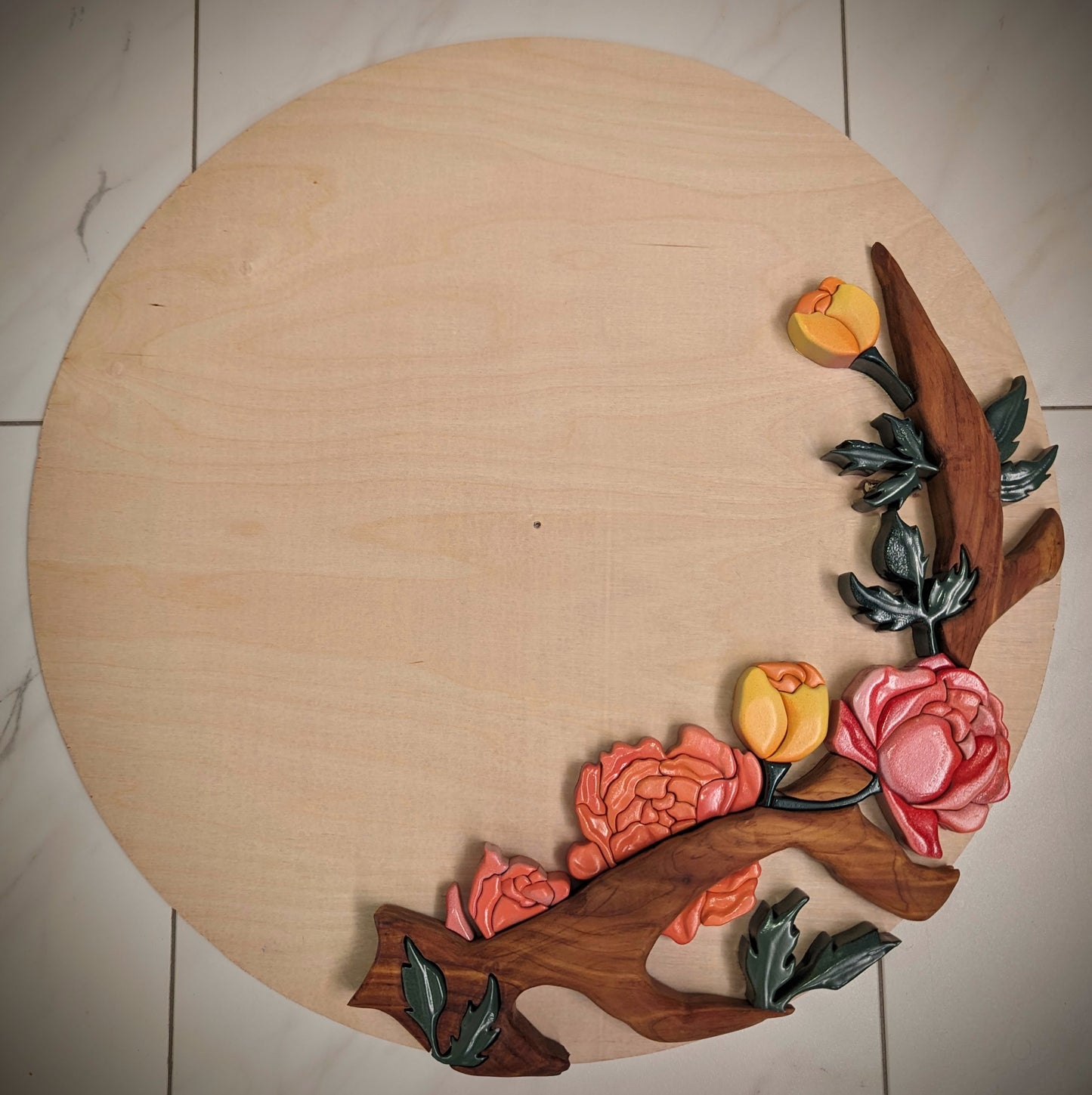 Customizable 3D wooden sign with flowers, leaves, and antler look