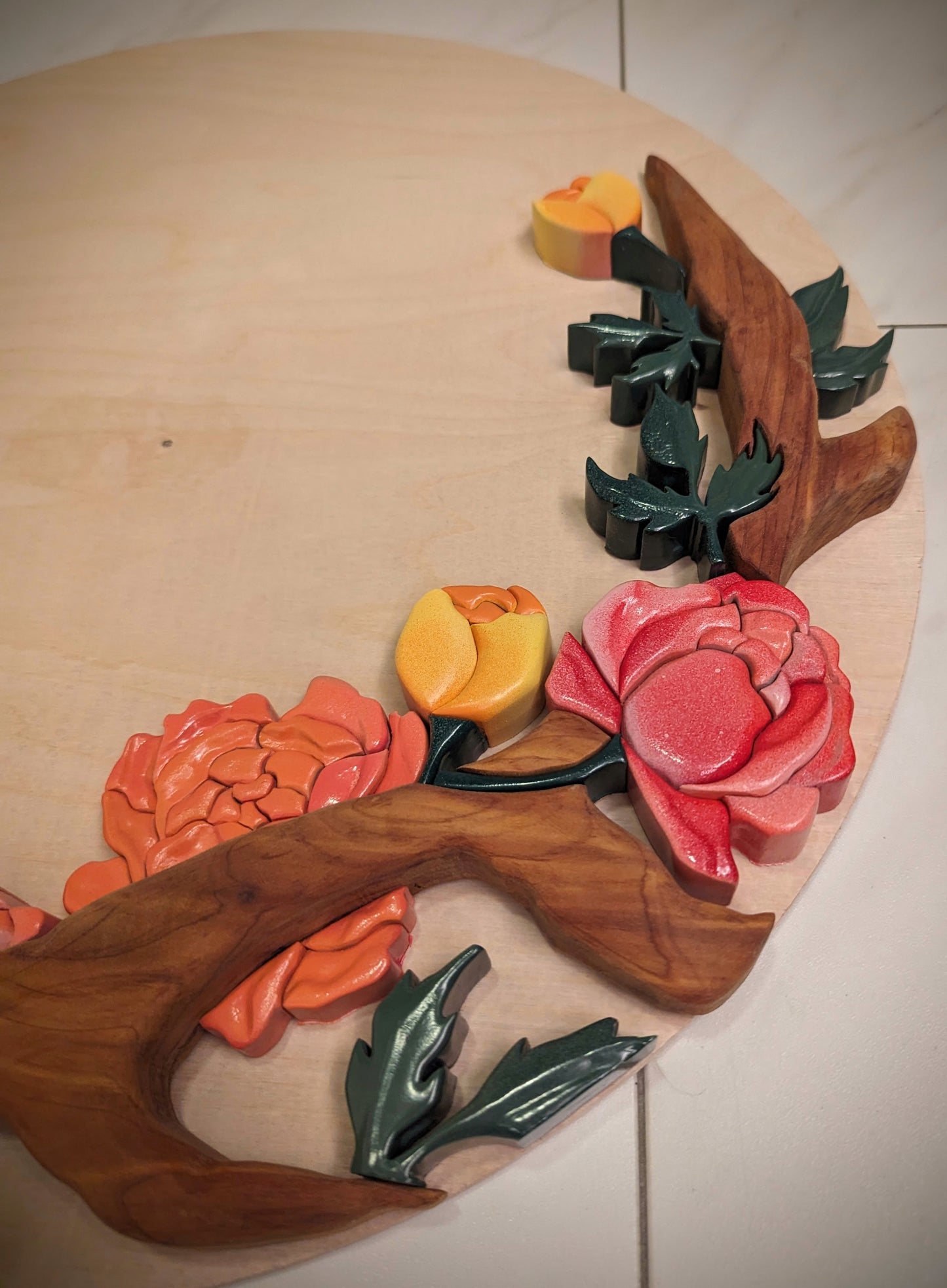 Customizable 3D wooden sign with flowers, leaves, and antler look